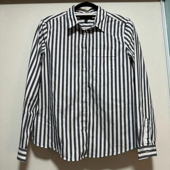 Banana Republic Dark Gray and White Striped Shirt Size M - Picture 3 of 6